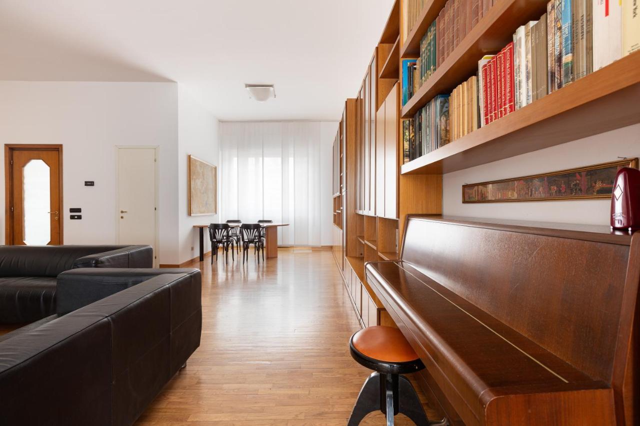 Ca' Stellini - Comoda Casa Indipendente Con Parcheggio Privato ミラノ エクステリア 写真