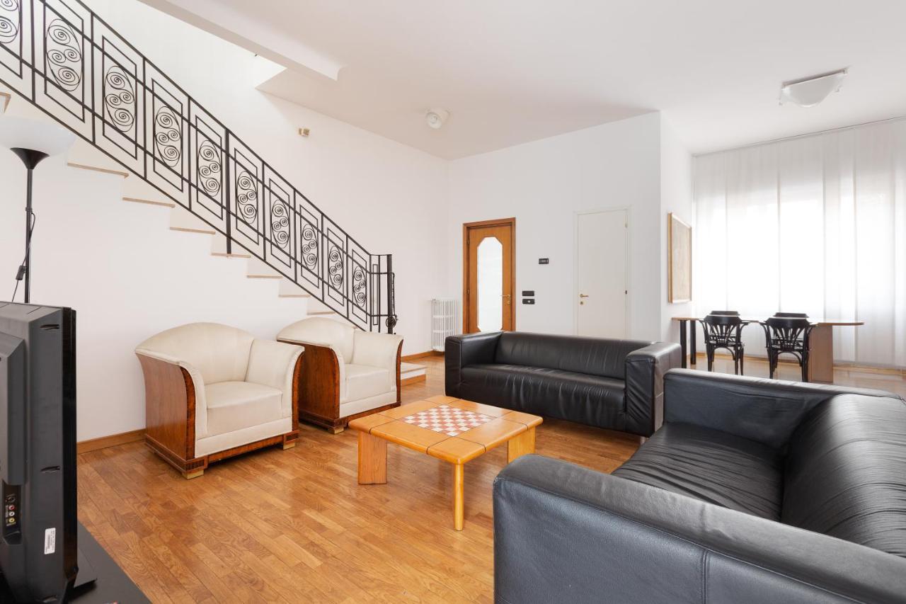 Ca' Stellini - Comoda Casa Indipendente Con Parcheggio Privato ミラノ エクステリア 写真